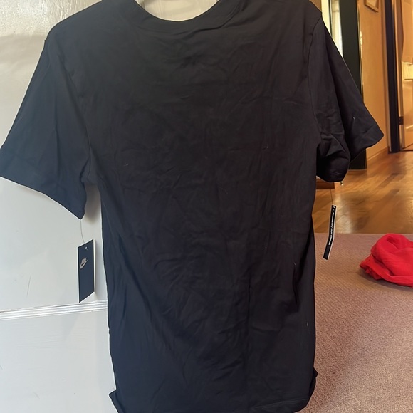 Men’s Nike T-Shirt - Picture 2 of 6